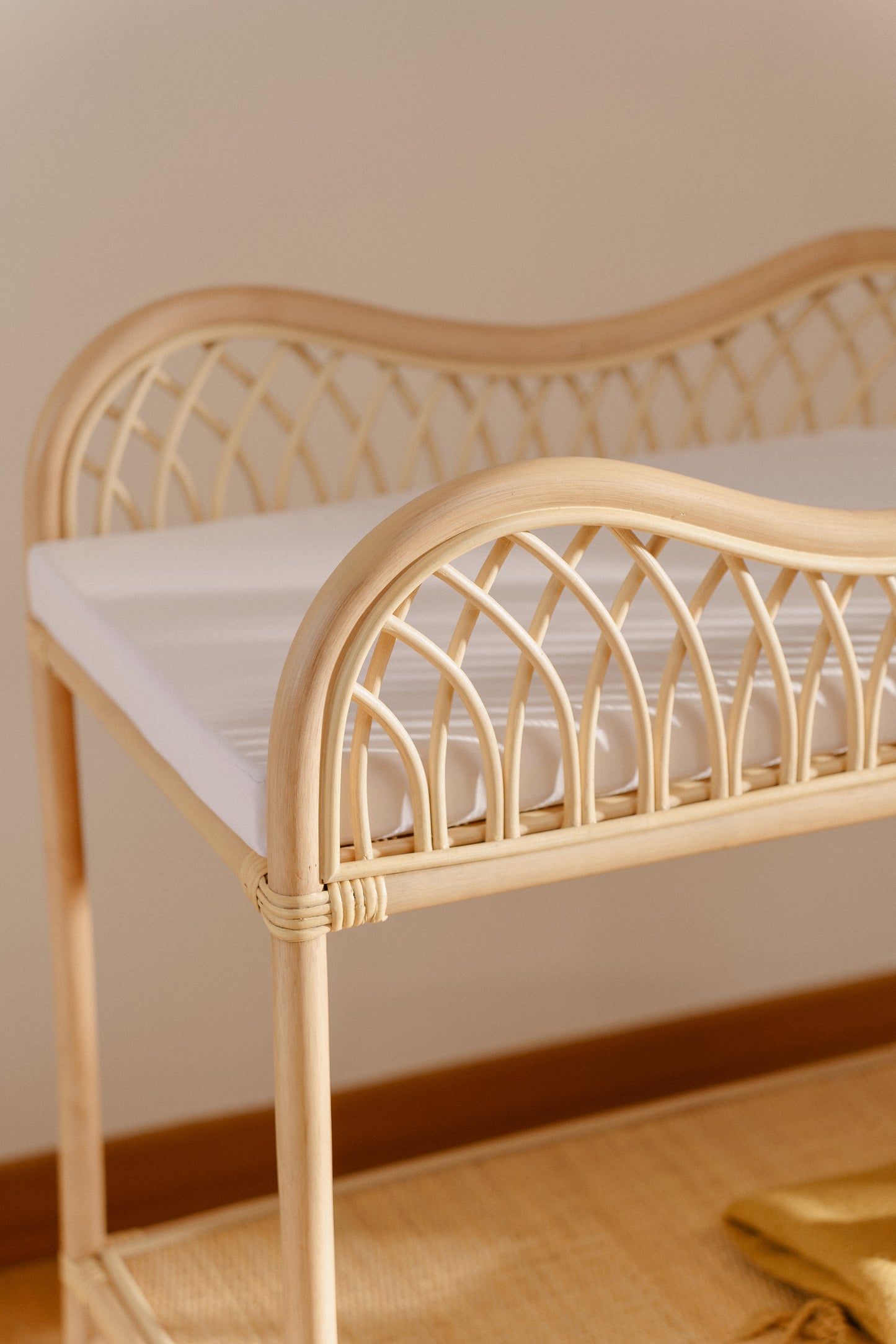 ezeepzee baby changing station