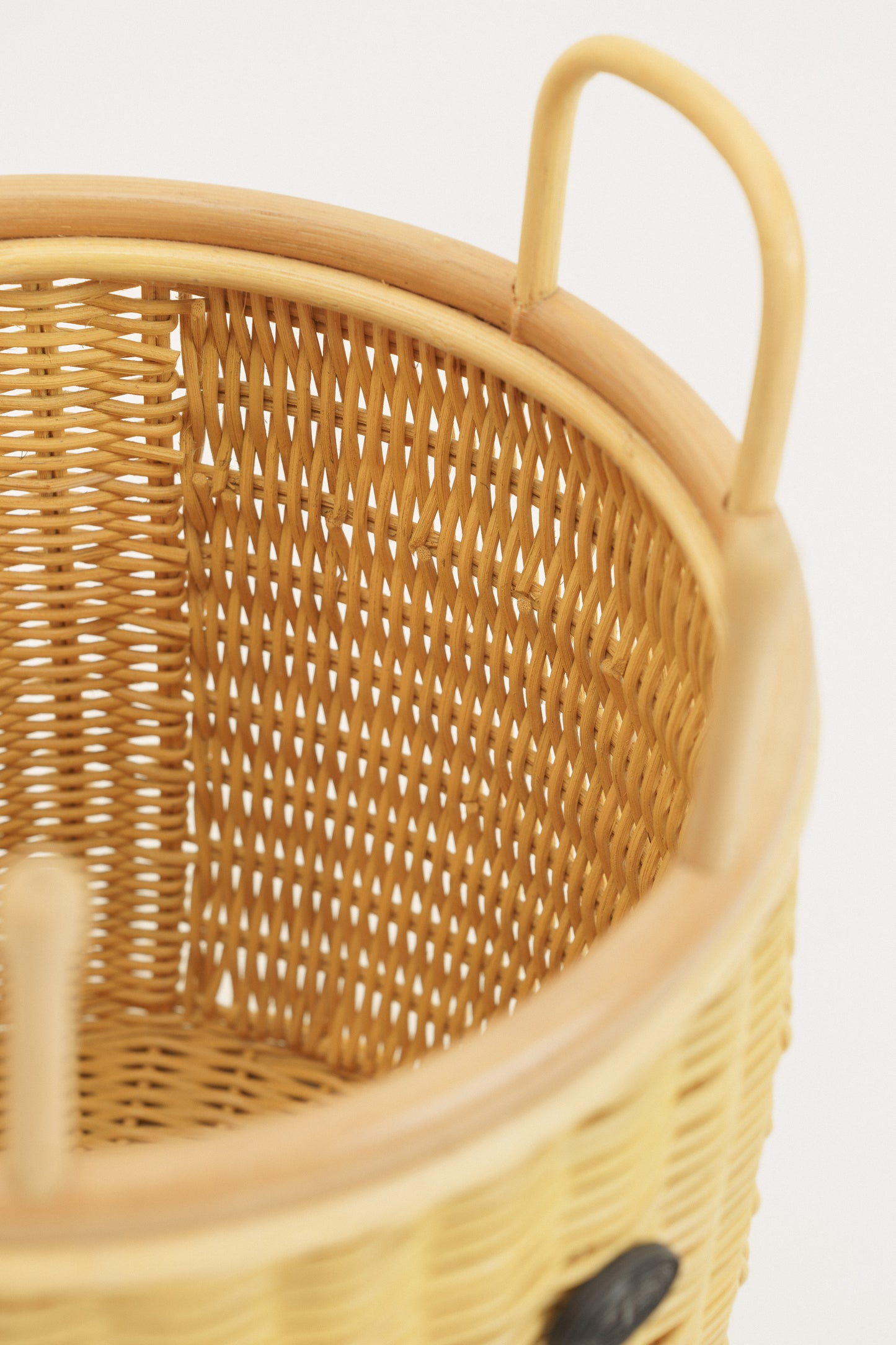 geronimo giraffe round basket