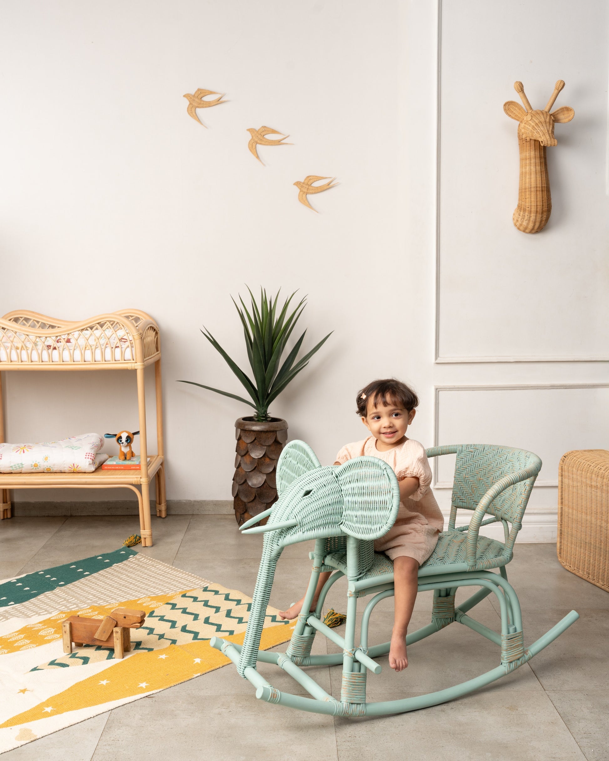 Geoff the Giraffe Head Wall Decor