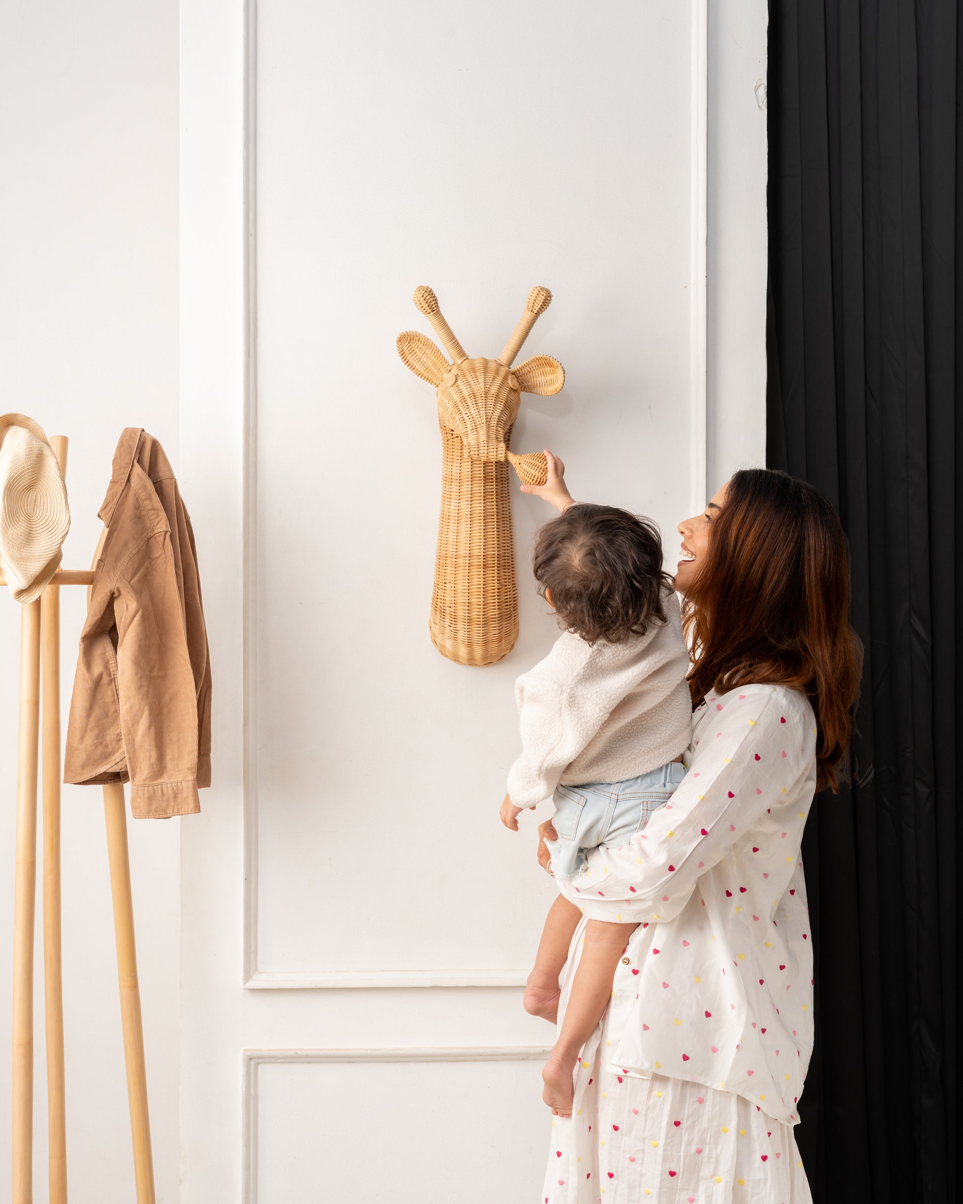 Geoff the Giraffe Head Wall Decor