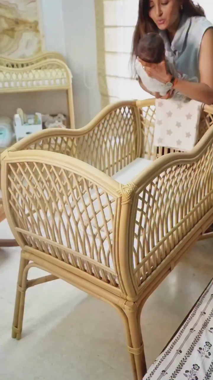 Hear Joonie, a cinta mom share her experience using Cinta products for her son, Zev.